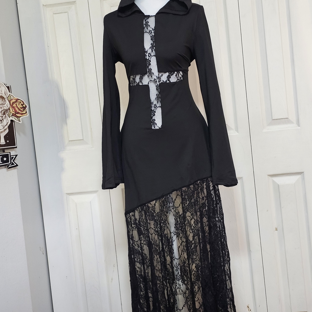 ​🖤 Goth Cross Lace Maxi Dress 🖤 - Picture 5 of 9